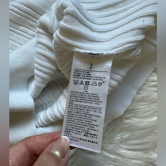 Banana Republic ribbed cardigan - Picture 6 of 6